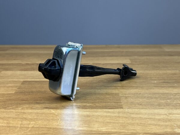 Ограничитель открывания задней двери GM 13363545 (39029705)