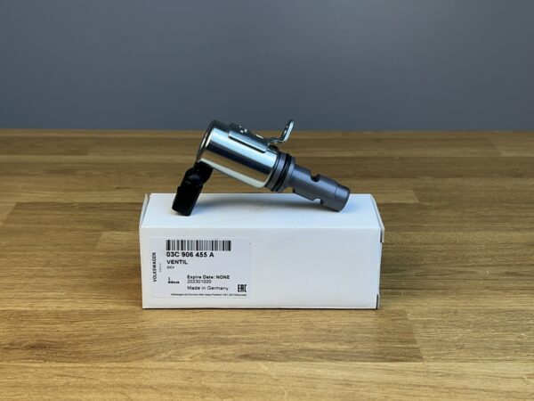 Клапан фазорегулятора VAG Golf V (03 )/Octavia A5 (04 ) 1.4TSI 03C906455A