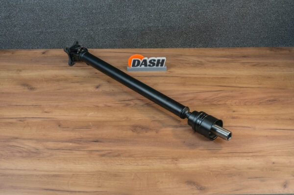 Карданный вал передний Mitsubishi Pajero 3, 4 MR580392