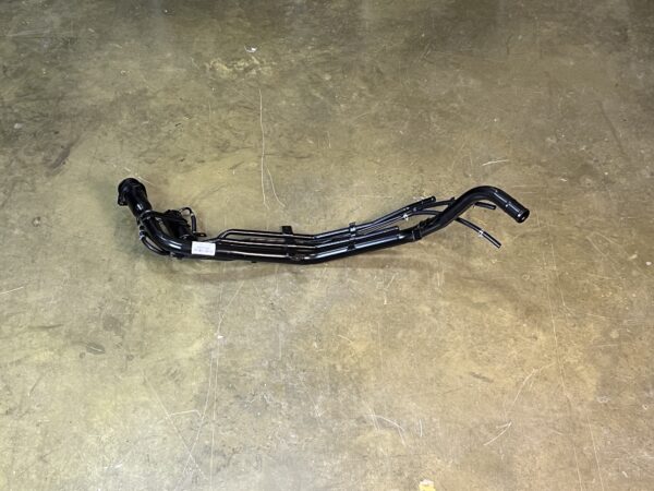 Горловина Mitsubishi Pajero Montero USA MR573050
