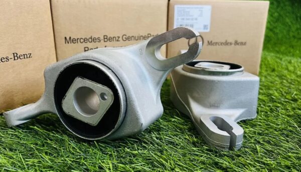 Сайлентблок рычага Mercedes A1663300143