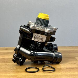 Помпа в сборе с корпусом и термостатом VAG, 06H121026DN (DD)