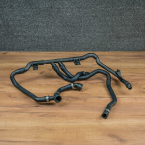 Патрубок системы охлаждения BMW X1 17127548222