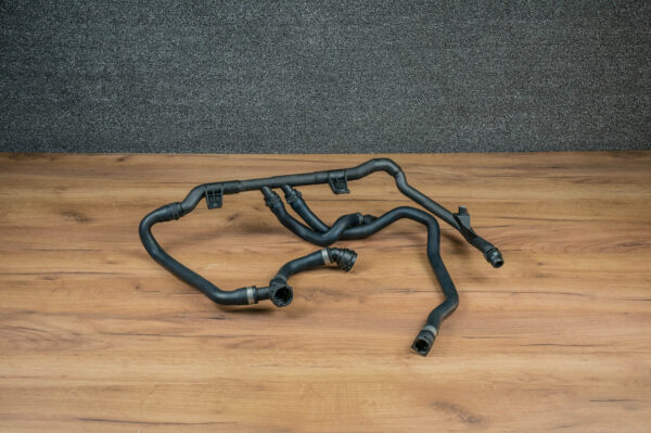 Патрубок системы охлаждения BMW X1 17127548222