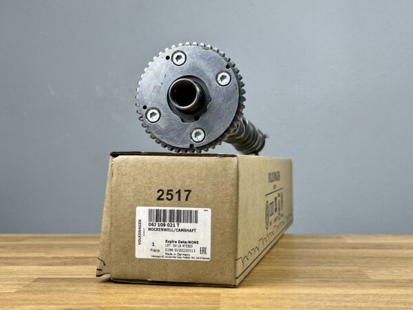 Вал распределительный VAG 06J109021T