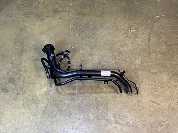 Горловина Mitsubishi Montero Sport MR523082